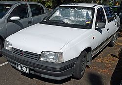 1994-1995 Daewoo 1.5i sedan 01.jpg